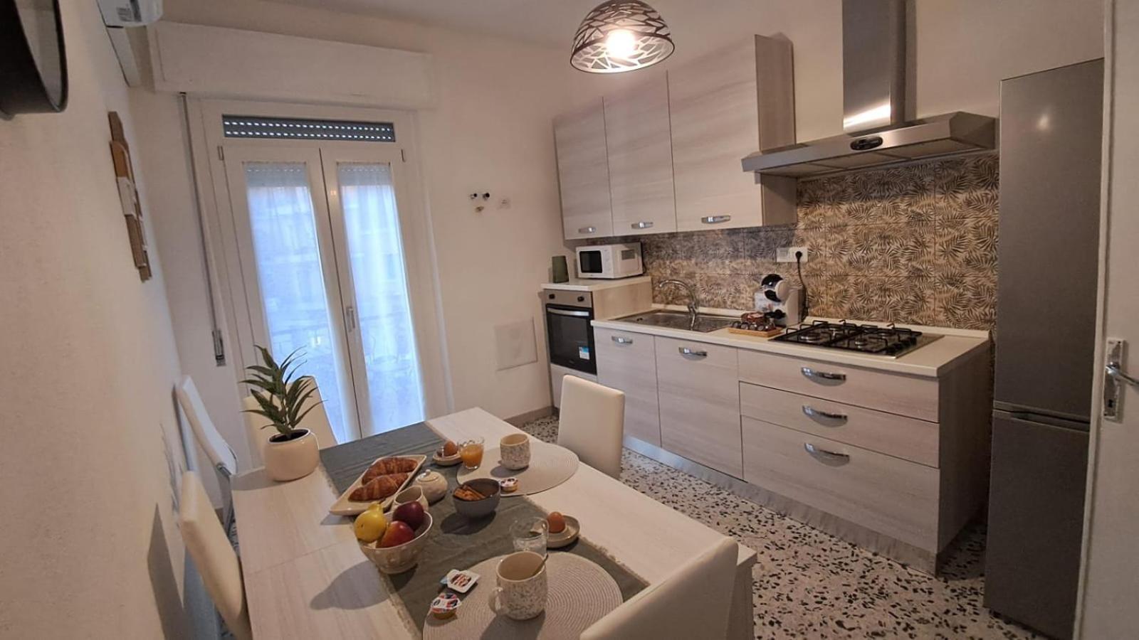 Giomari House Apartamento Cagliari Exterior foto